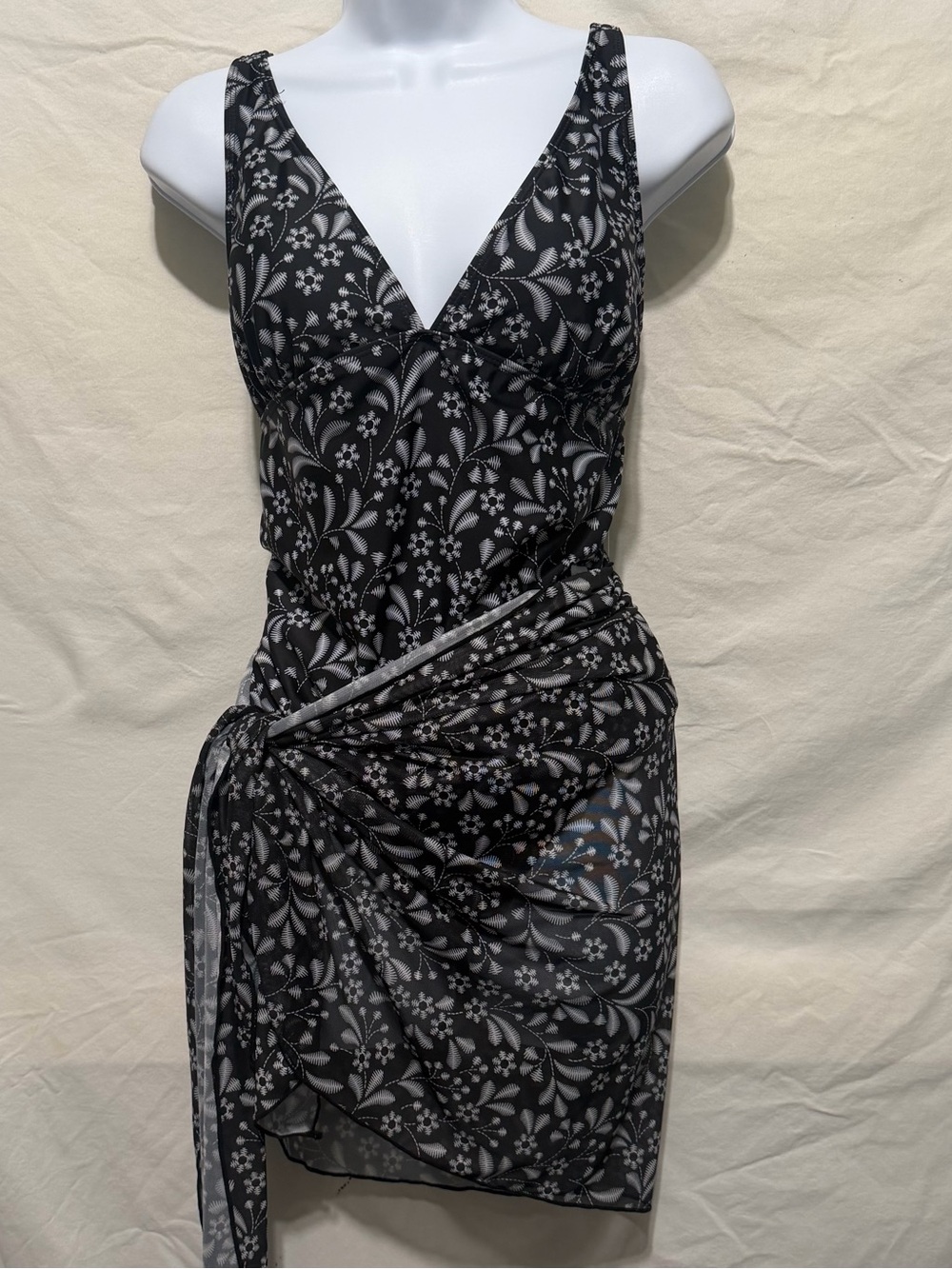 Nicole Miller 3pc Tankini Swimsuit with Sarong Size M